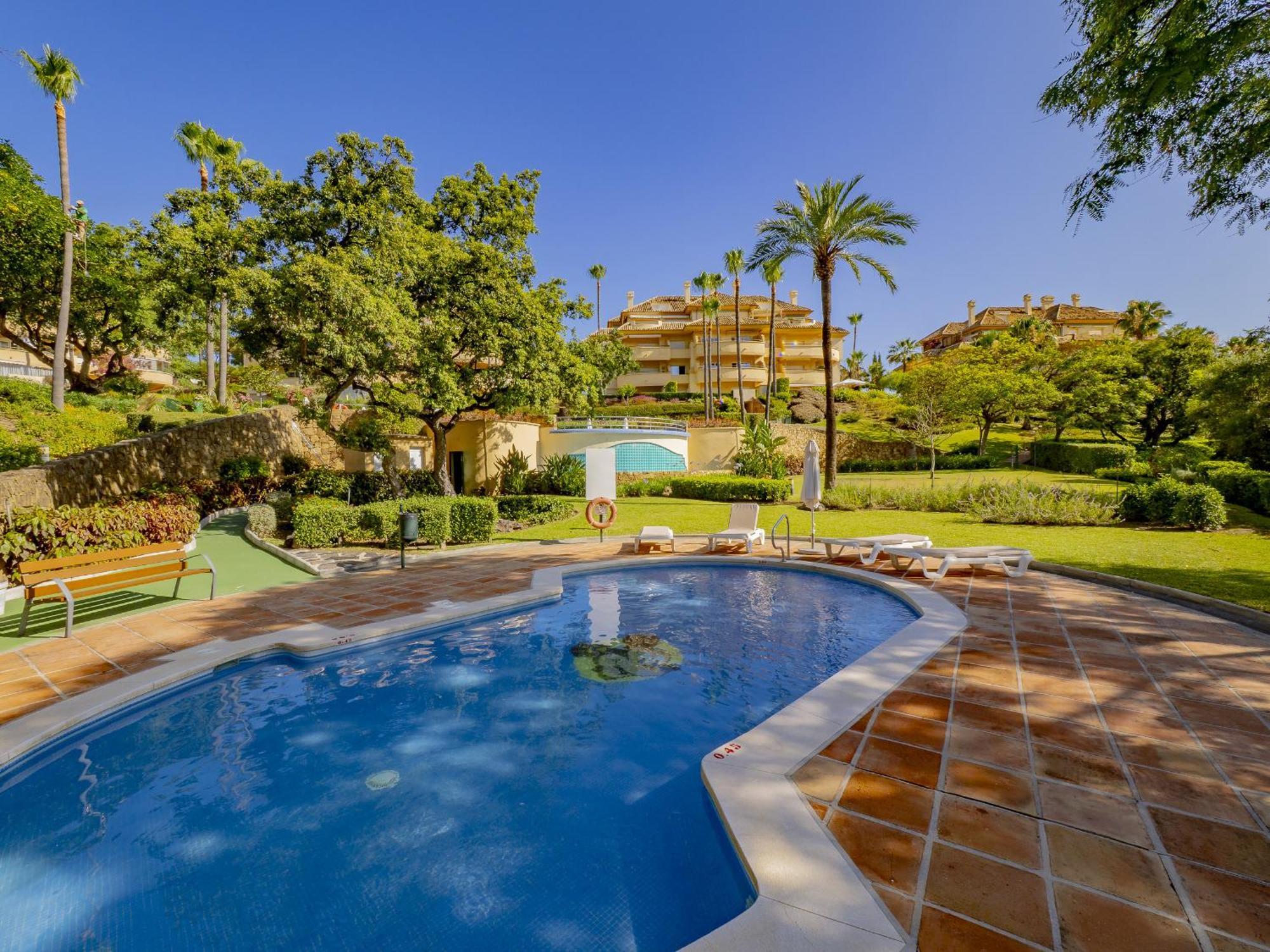 Cubo's Boutique Elviria Hills Apartment