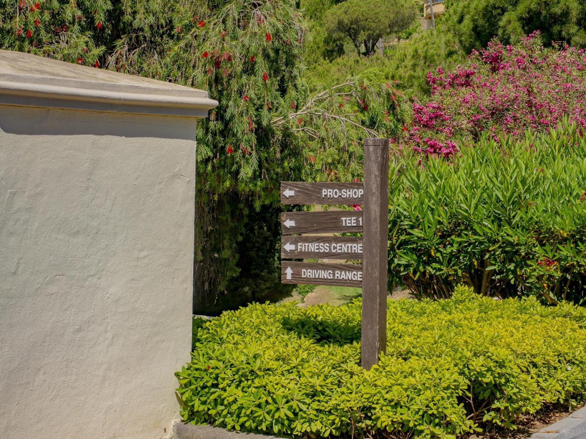 Cubo's Boutique Elviria Hills * Marbella