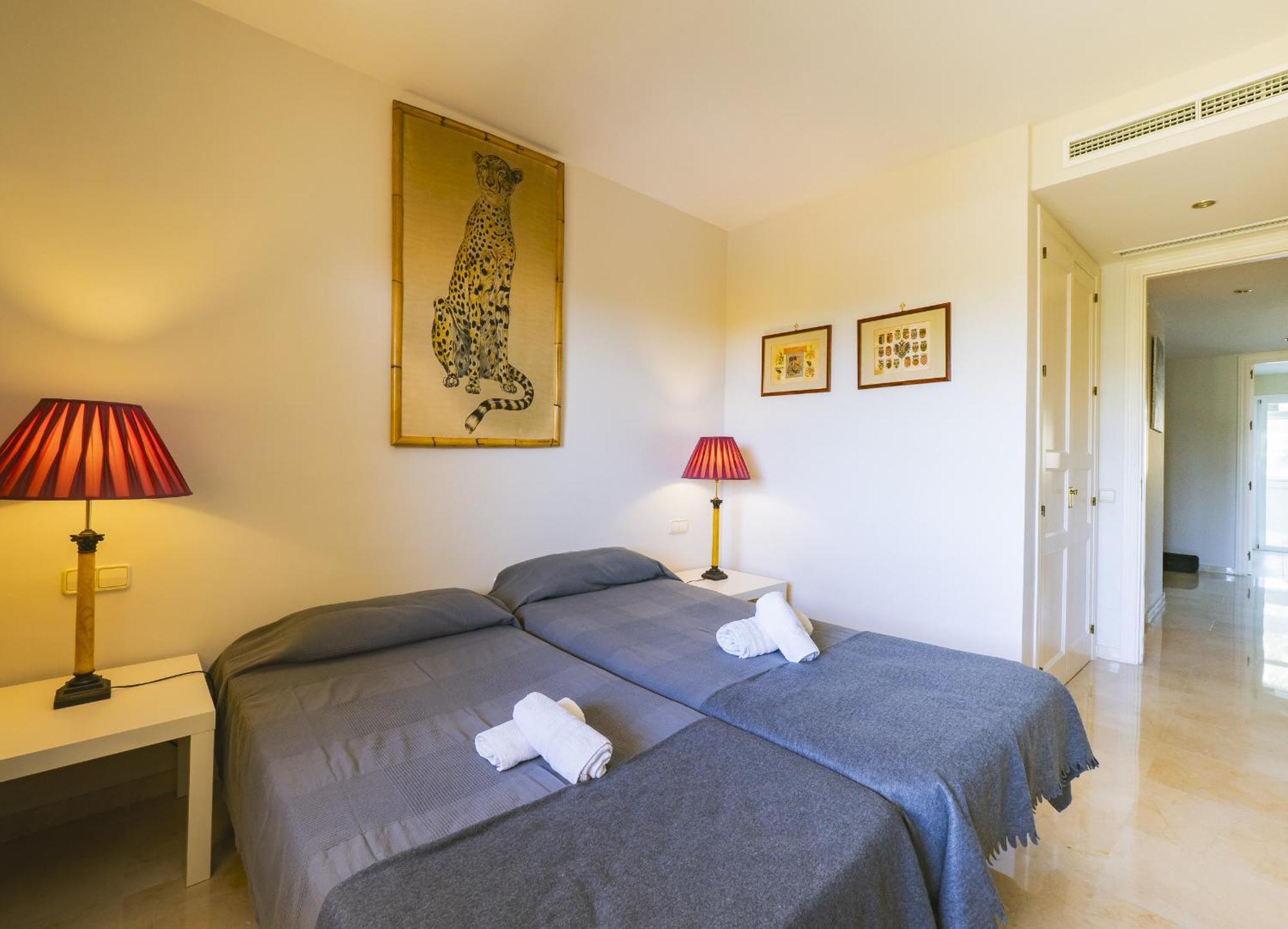 Cubo's Boutique Elviria Hills Apartment
